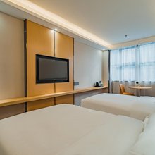柏曼酒店(佛山金沙洲金铂天地店)