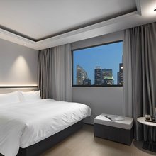 来住星辰酒店(成都新鸿路地铁站店)
