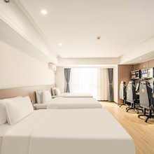 尖峰·奢逅海电竞酒店(石家庄裕华万达广场店)