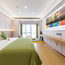 一辰酒店(步步高梅溪新天地涉外经济学院店)