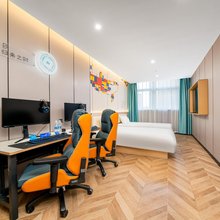 网鱼电竞酒店(南京南站南广场店)