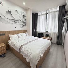 月格民宿(雅安江南综合高中店)