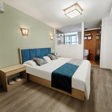满庭酒店(南京天印大道地铁站店)