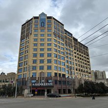 语花岛轻奢度假酒店 (砚山龙湖公园店)