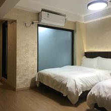 君豪茶楼民宿(九公里地铁站店)