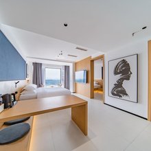 米可·设计师江景酒店(乐山师范学院店)