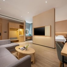亚树酒店(滕州火车站真爱商城店)
