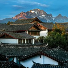 安居·日照金山设计师观雪山全景屋顶咖啡美宿丨静谧花园