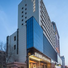 乌鲁木齐红山公园扬子江路亚朵酒店