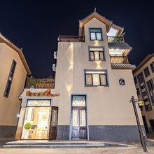 抚仙湖树影春泽客栈(广龙小镇店)