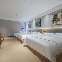 华舍酒店(重庆解放碑步行街洪崖洞店)