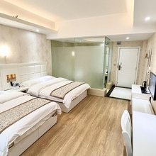 罗平林硕假日酒店