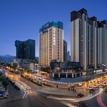 汉中火车站中心广场桔子水晶酒店
