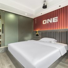 荥经云海电竞酒店