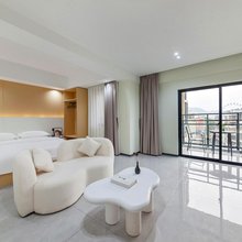 山语美宿(中骏世界城店)