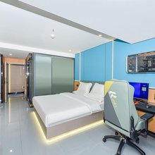 黑麦电竞民宿(贵阳花果园财富广场店)