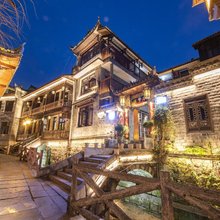 百贤居观景庭院民宿(凤凰古城虹桥店)