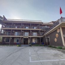 小梁山客栈