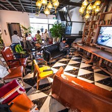 POSHPACKER太古里盖碗茶旅行酒店(成都新南门地铁站店)