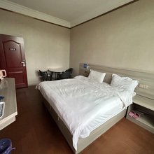 兴国荣辉旅社