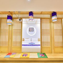 爱屋·观影网红民宿(延吉延边大学西市场店)