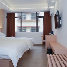 连州辉豪酒店(粤运汽车站顺盈广场店)