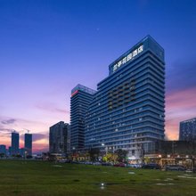 兰亭花园酒店(红谷滩万达广场卫东地铁站店)