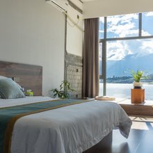 沐光所至海景客栈