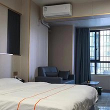 明发国际公寓(广安吾悦广场店)