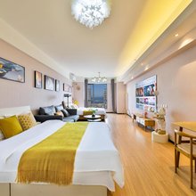 蓝庭湾·海景公寓(大连东港威尼斯水城店)