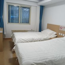 云彩宾馆(北京西直门地铁站人民医院店)