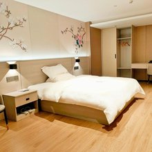 雷州富鼎公寓(英利店)
