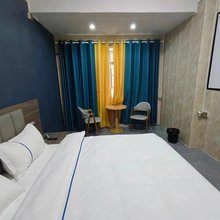 好运电梯公寓(东兴西路店)