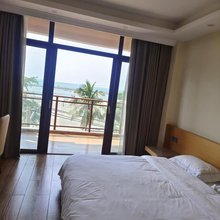 乐东莺歌海拾光旅租