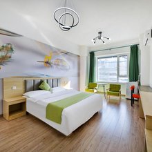 华庭优选公寓(沈阳全运万达龙湖天街店)