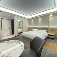 雅尼斯金马酒店