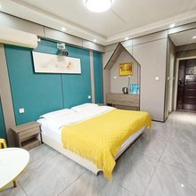 罗马假日酒店(西安小寨地铁站店)