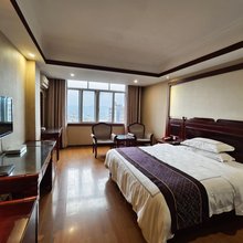 博白华悦宾馆(宝中宝购物广场店)