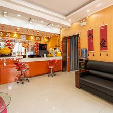 重庆佩斯酒店(荣昌西南大学大润发店)