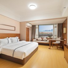 青岛澳波特海景酒店(融创茂朝阳山路地铁站店)