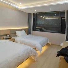 泸定望桥旅店