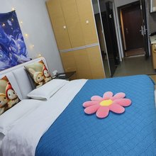 重庆荭枫民宿(尖顶坡地铁站龙湖U城天街店)