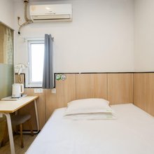 99优选酒店(上海临平路地铁站店)