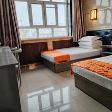 尼勒克和利商务宾馆(七十九团店)