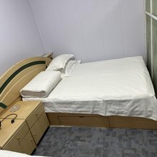 逸庭宾馆(滑翔盛京医院店)