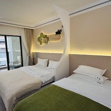 澜宿轻奢观景民宿(告庄双景星光夜市店)