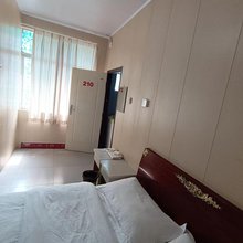 同乐宾馆(同乐路地铁站店)