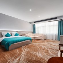 东方柏恒酒店( 凯里高铁南站黔东南公共实训基地店)