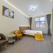 昆明简家酒店(昆明理工大学新迎校区七彩之门店)