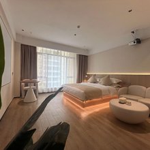 云朵公寓(百色万景城不夜街店)